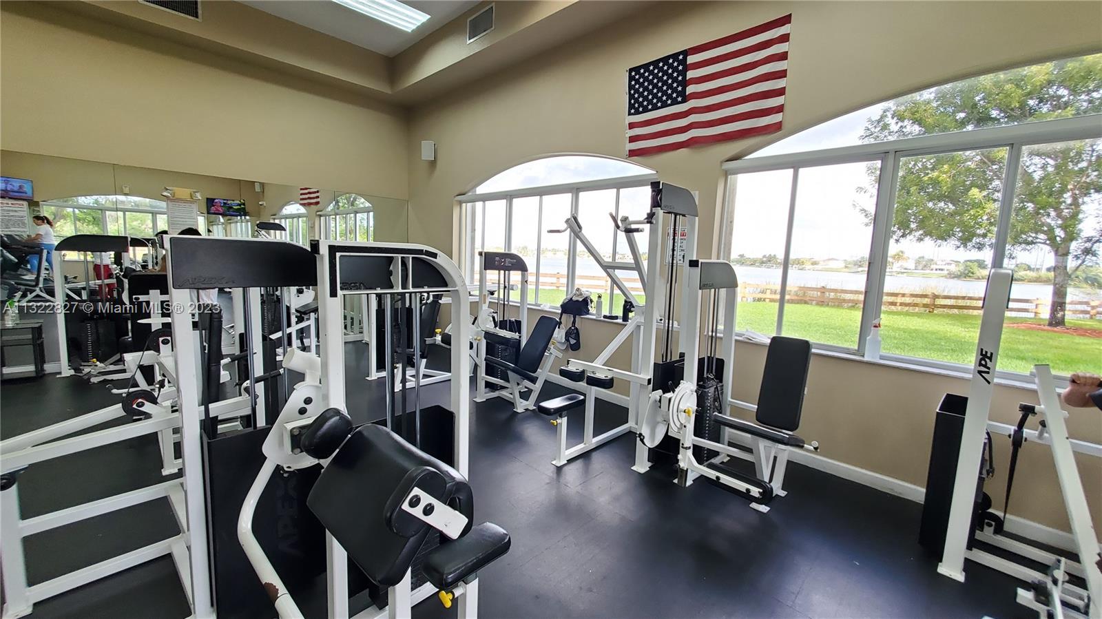 TWIN LAKE SHORES CENTRAL - Residential Lease