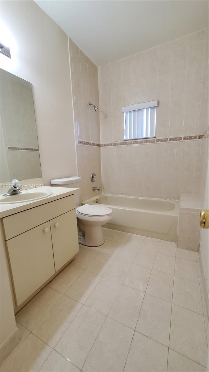 TWIN LAKE SHORES CENTRAL - Residential Lease