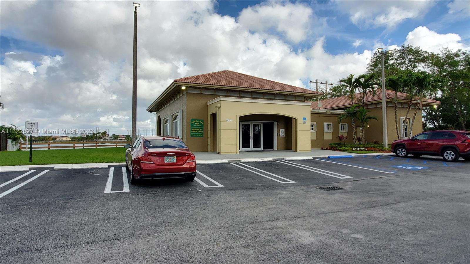 TWIN LAKE SHORES CENTRAL - Residential Lease