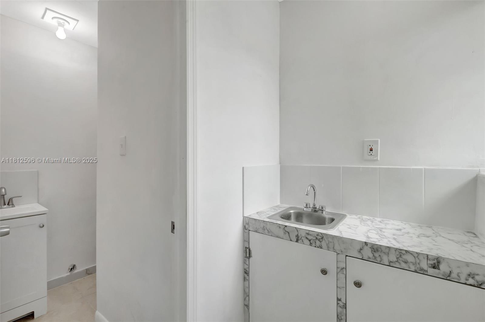 17TH AVE MANOR - Residential
