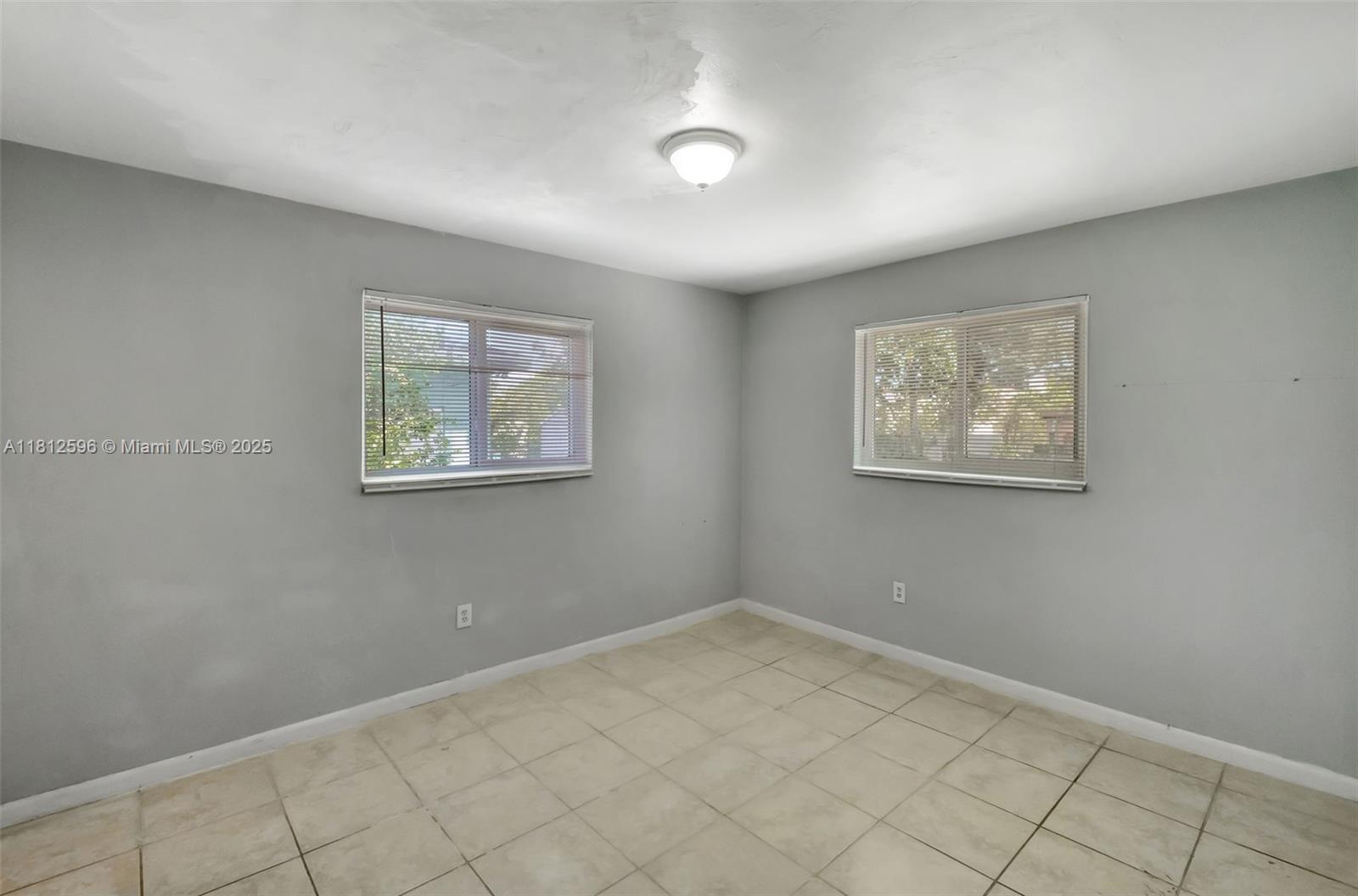 17TH AVE MANOR - Residential