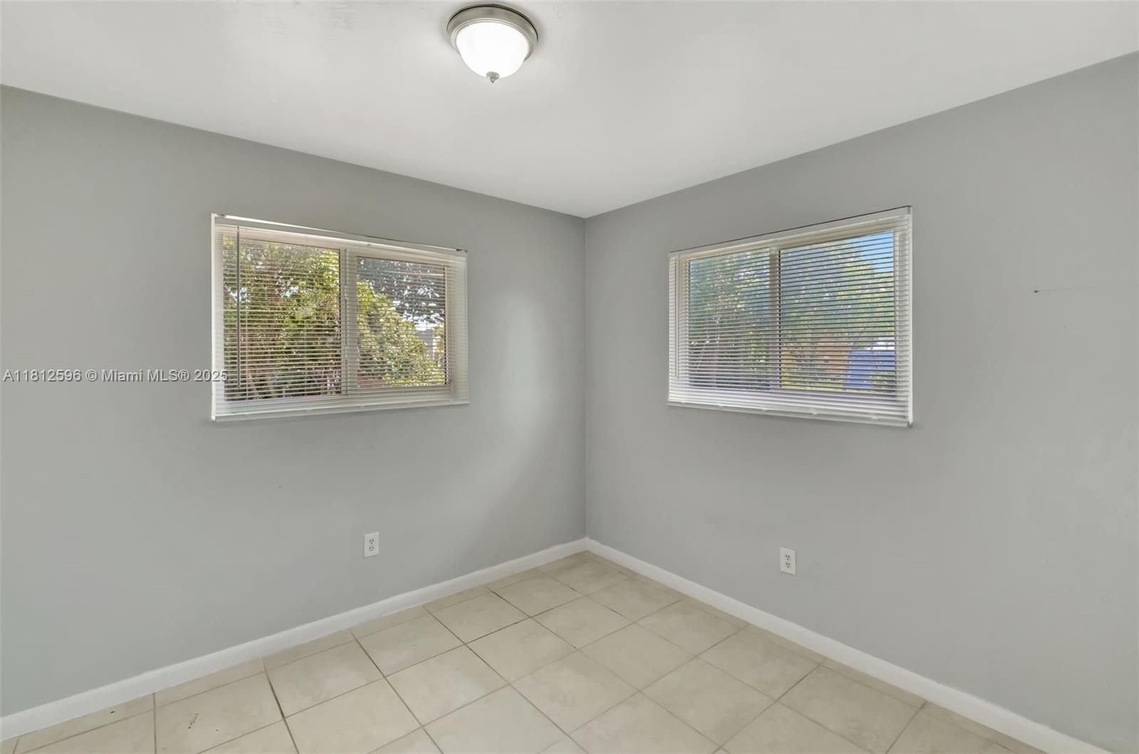 17TH AVE MANOR - Residential