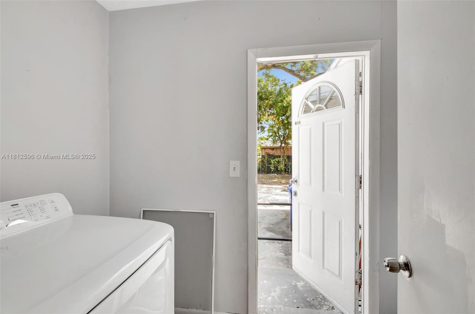 17TH AVE MANOR - Residential