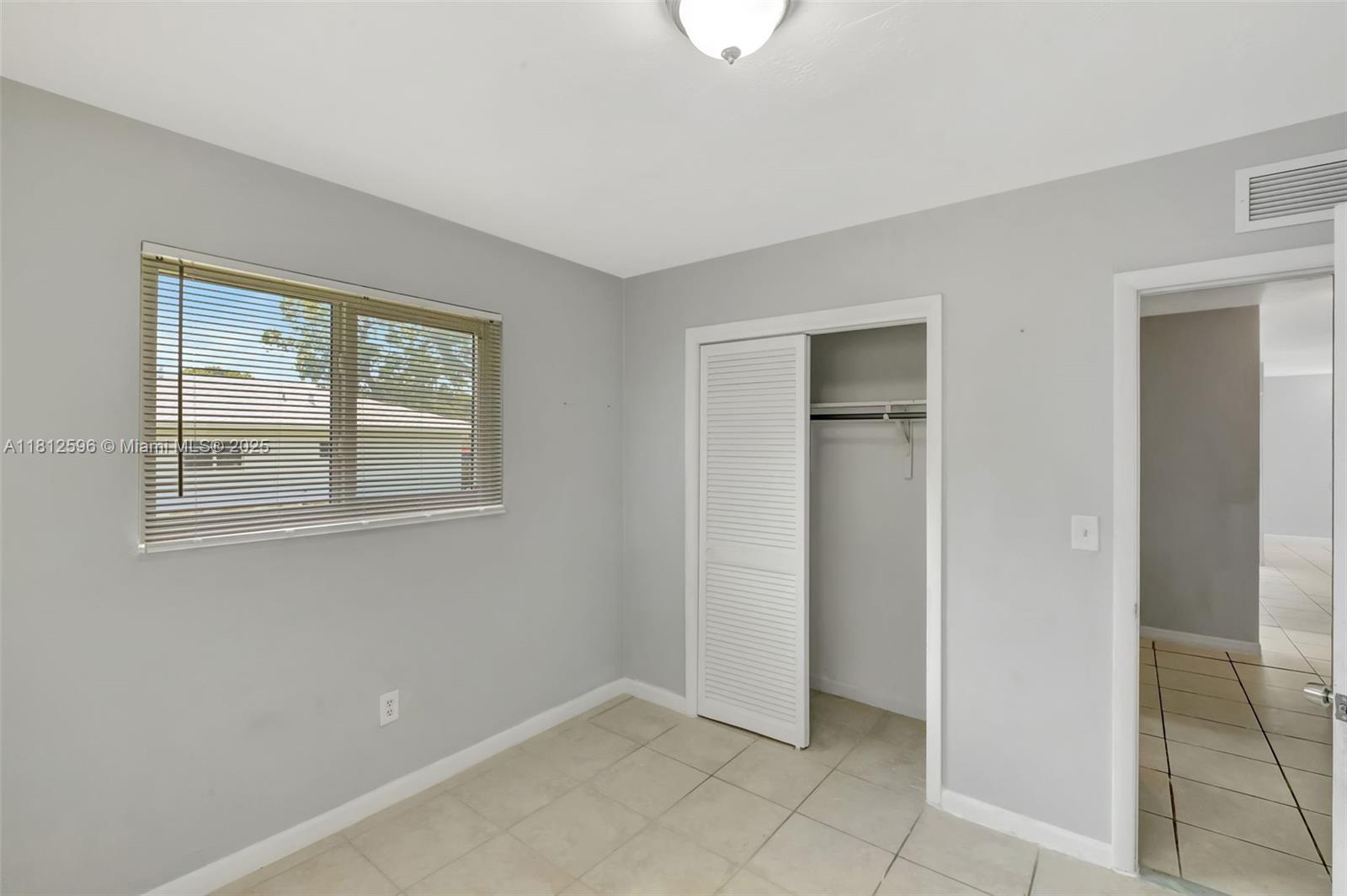 17TH AVE MANOR - Residential