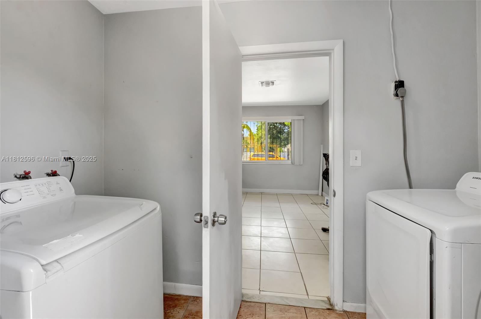 17TH AVE MANOR - Residential