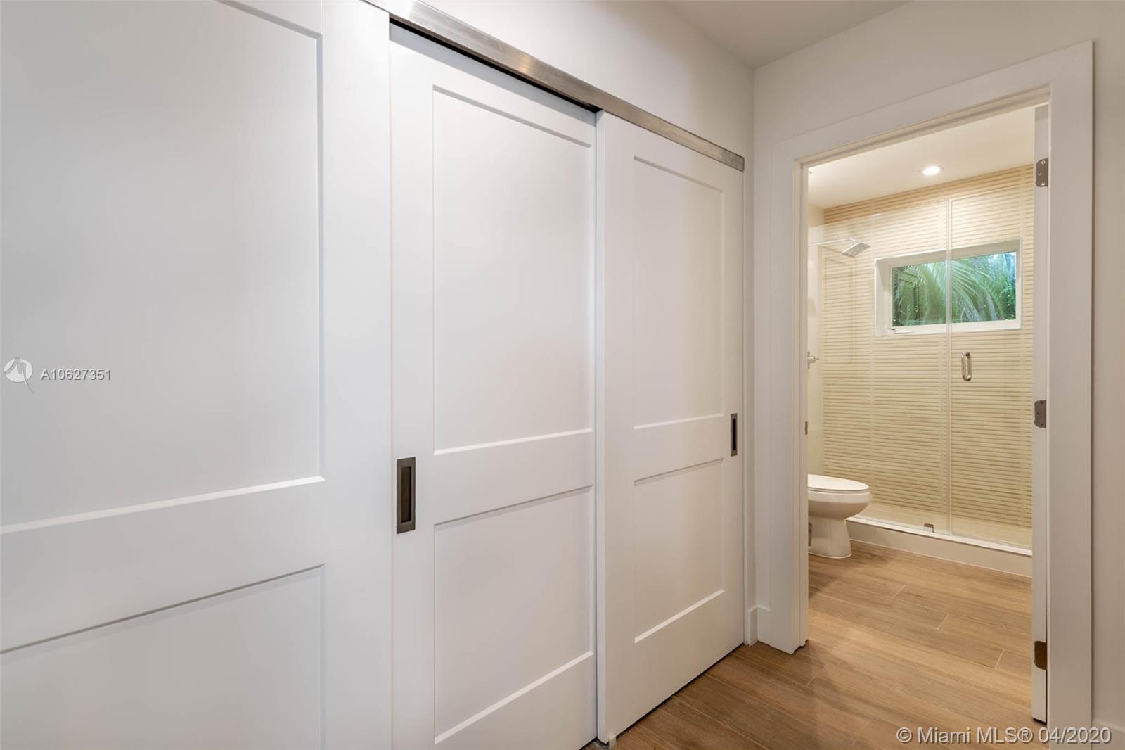 CORAL GABLES RIVIERA SEC - Residential