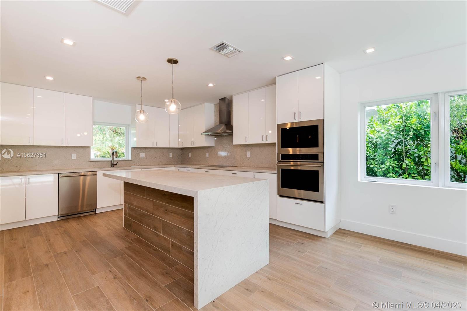 CORAL GABLES RIVIERA SEC - Residential