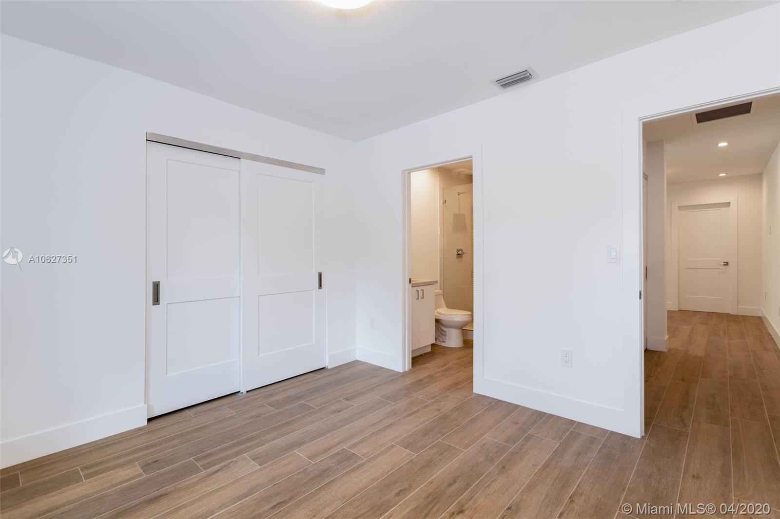 CORAL GABLES RIVIERA SEC - Residential