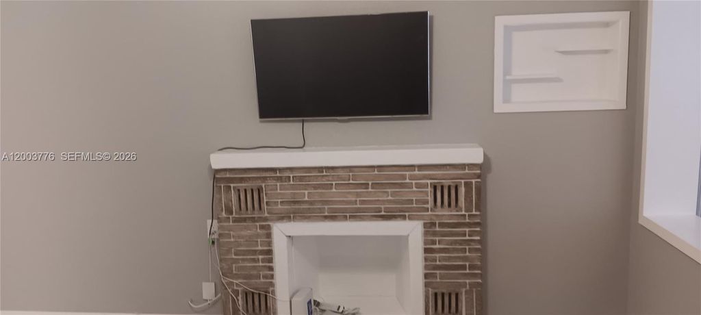 Photo of 1600 SW 14th St, Fort Lauderdale, FL 33312 (MLS # A12003776)