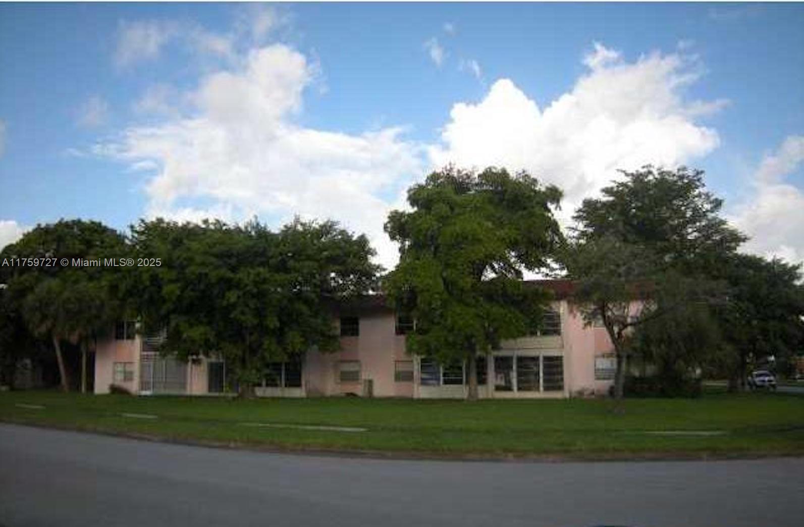 Property for Sale at 5520 N Lakewood Cir 624, Margate, Broward County, Florida - Bedrooms: 2 
Bathrooms: 2  - $173,000