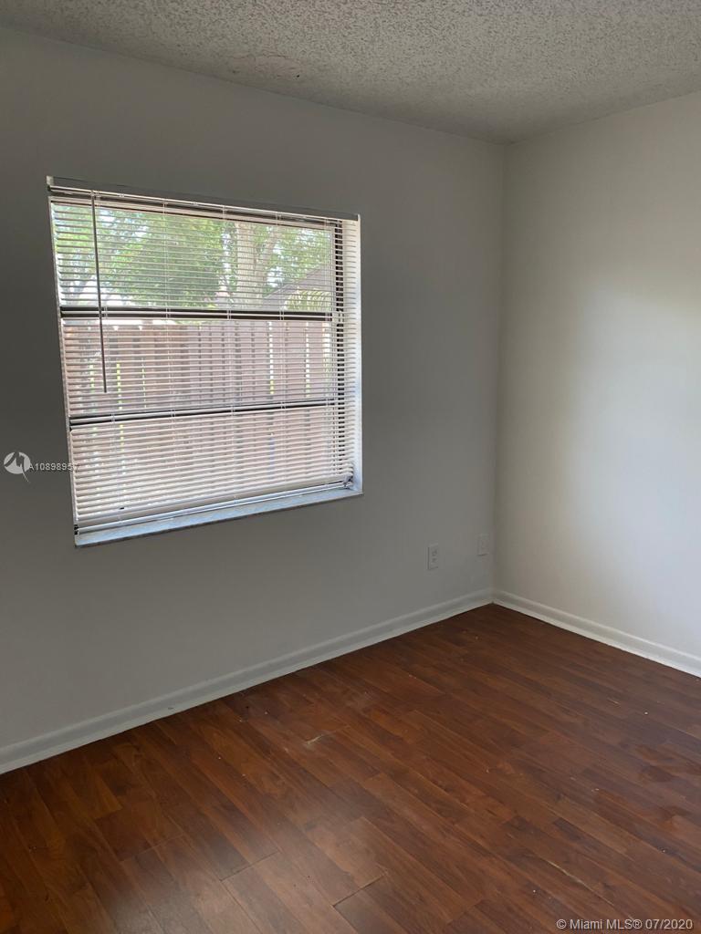 WOODSCAPE TOWNHOMES CONDO - Residential