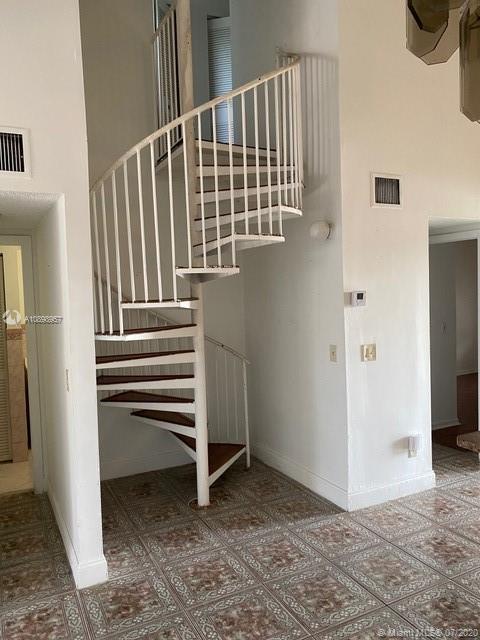 WOODSCAPE TOWNHOMES CONDO - Residential