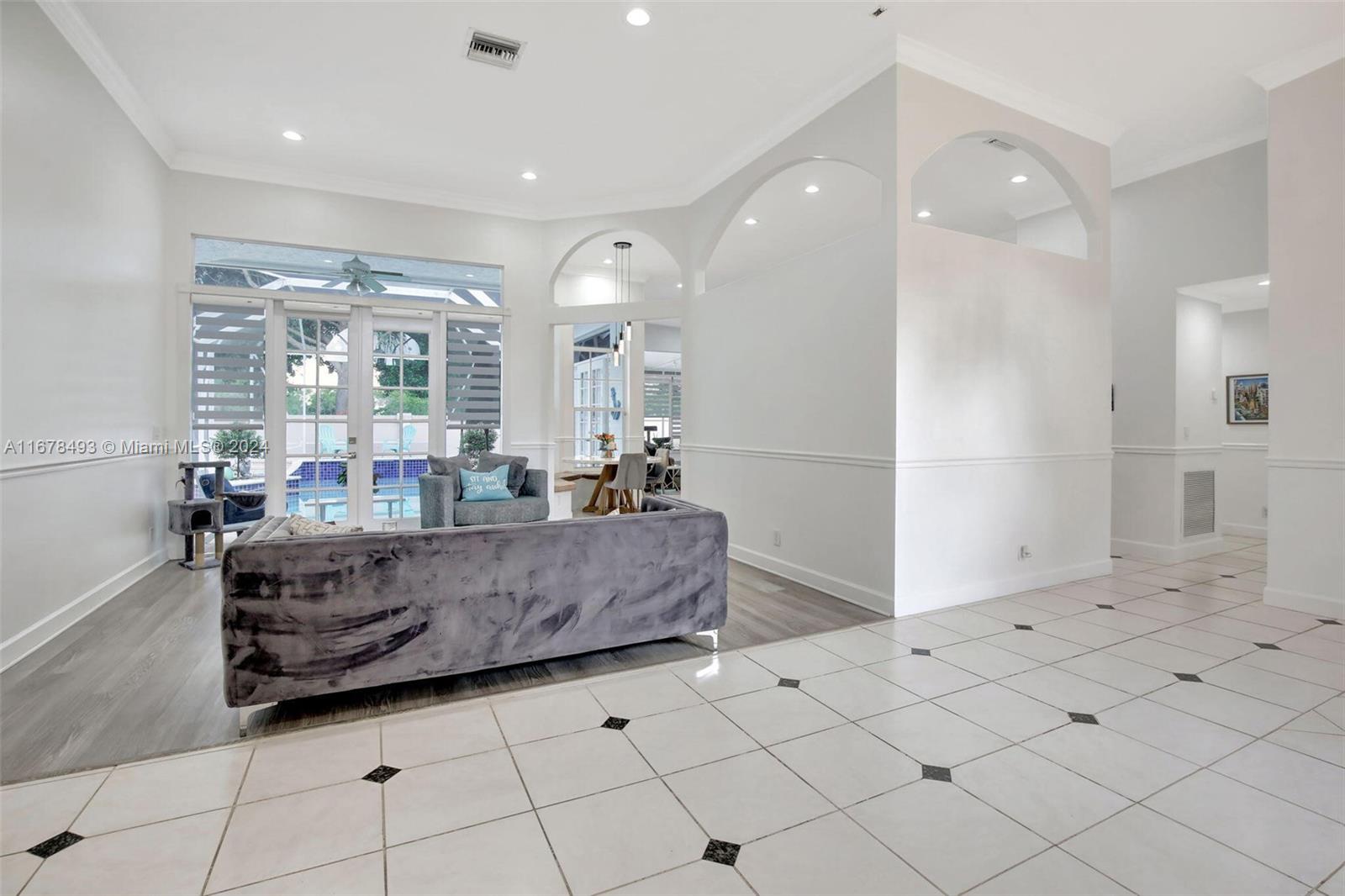 351 NW 110th Ave