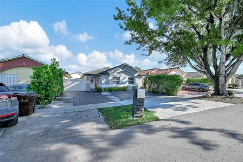 Photo of 3135 W 72nd Ter, Hialeah, FL 33018 (MLS # A11890744) Photo of 3135 W 72nd Ter, Hialeah, FL 33018 (MLS # A11890744)
