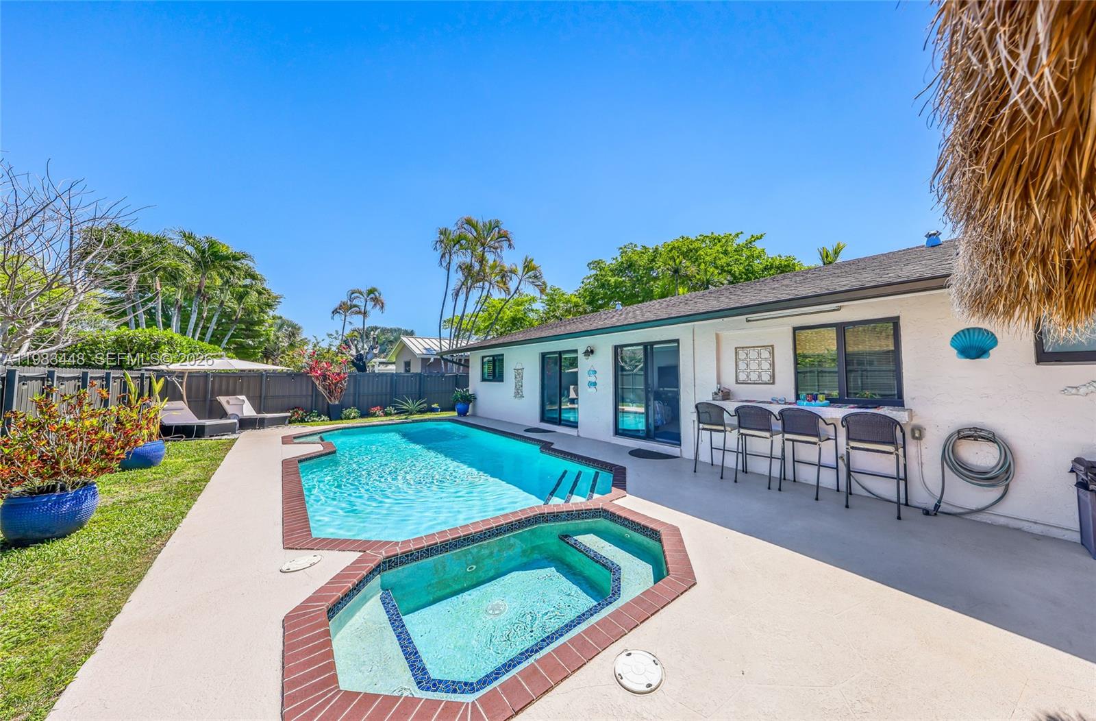 SHORES CALUSA - Residential