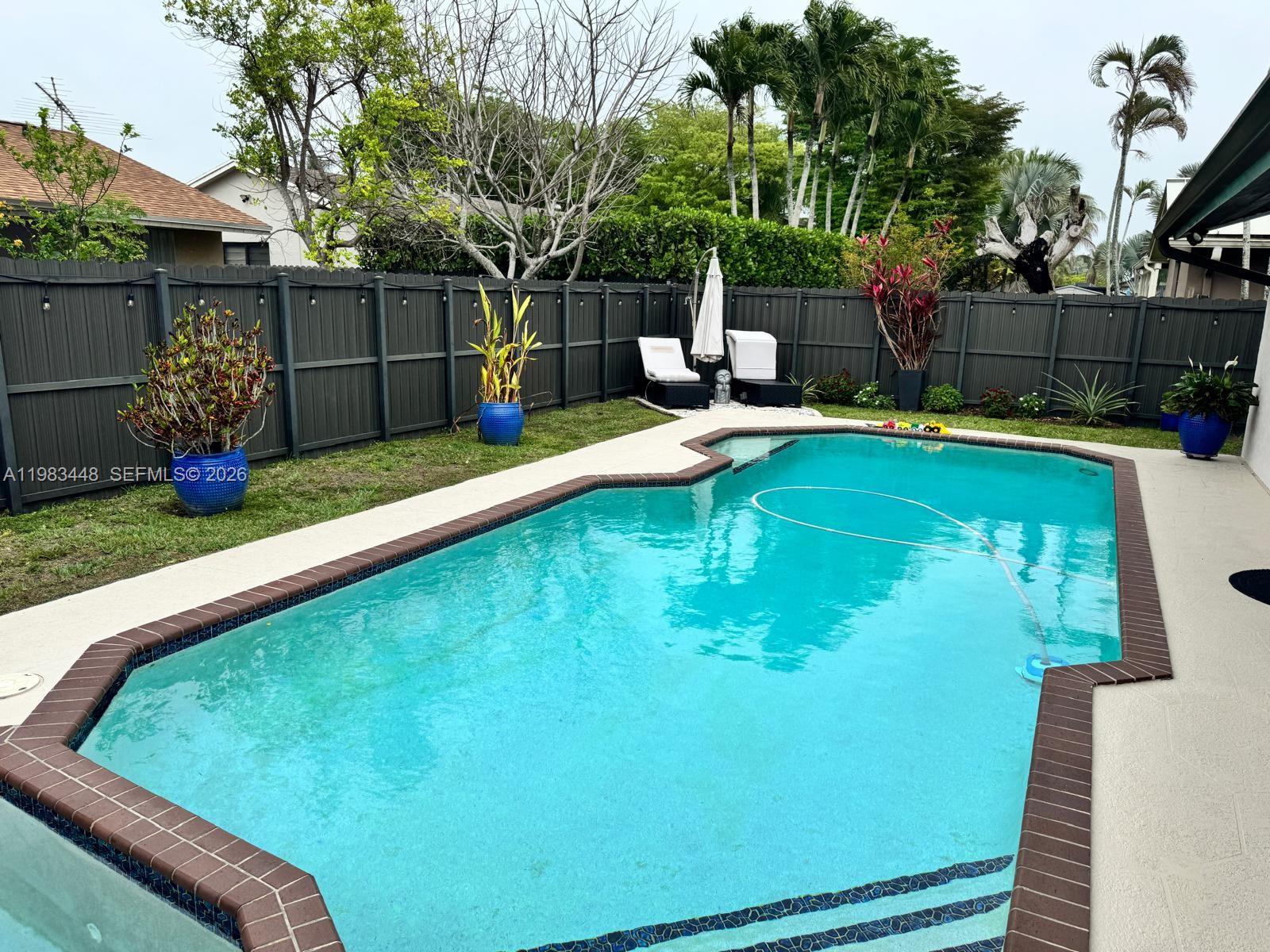 SHORES CALUSA - Residential