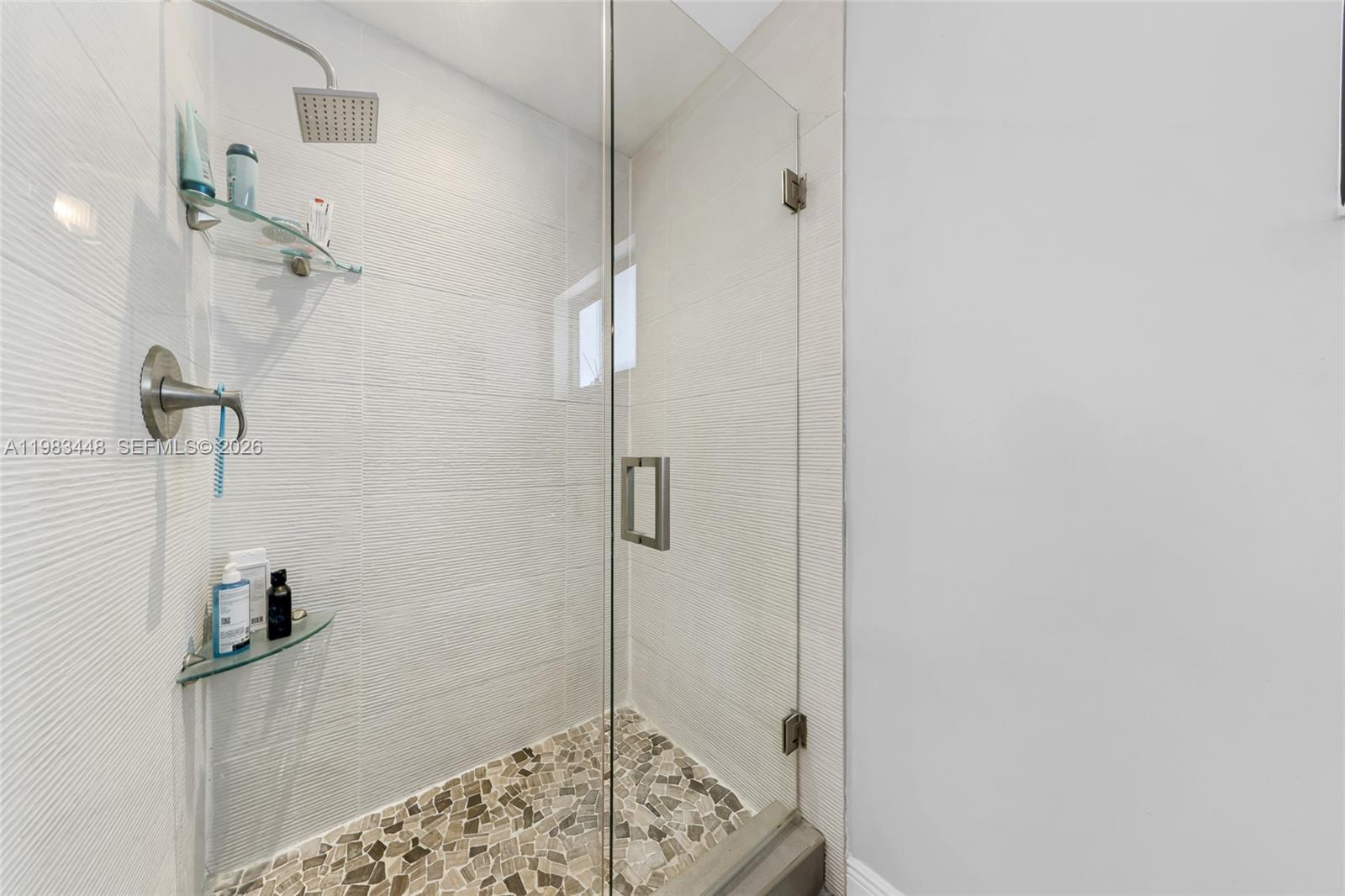 SHORES CALUSA - Residential