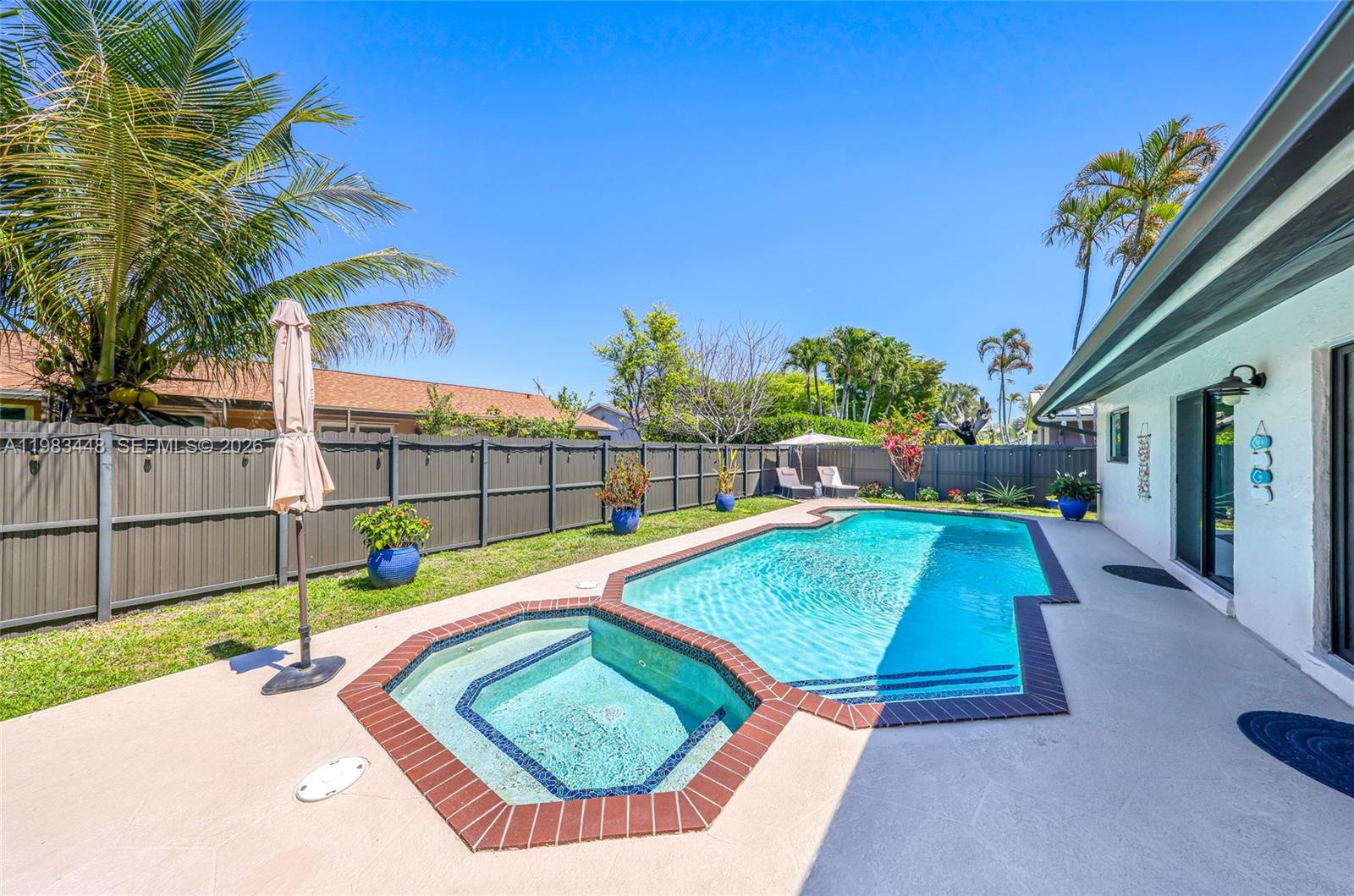 SHORES CALUSA - Residential