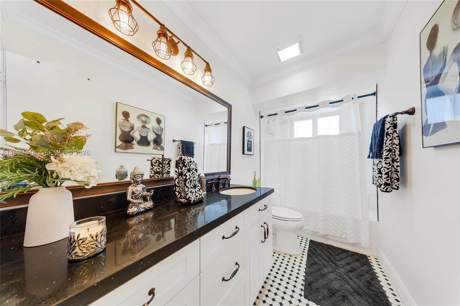 SHORES CALUSA - Residential