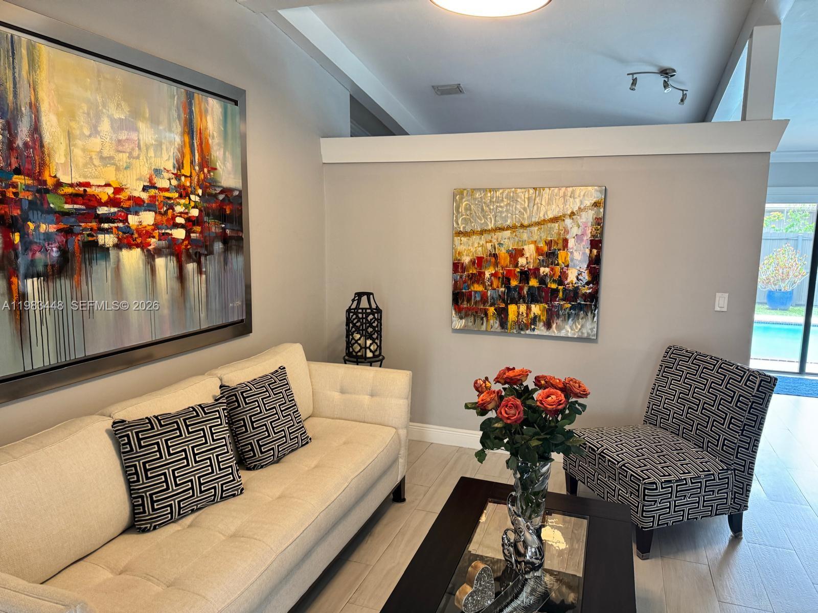 SHORES CALUSA - Residential