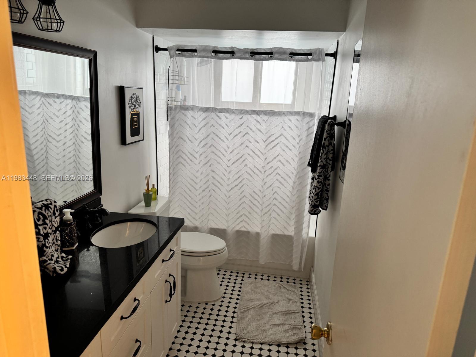 SHORES CALUSA - Residential