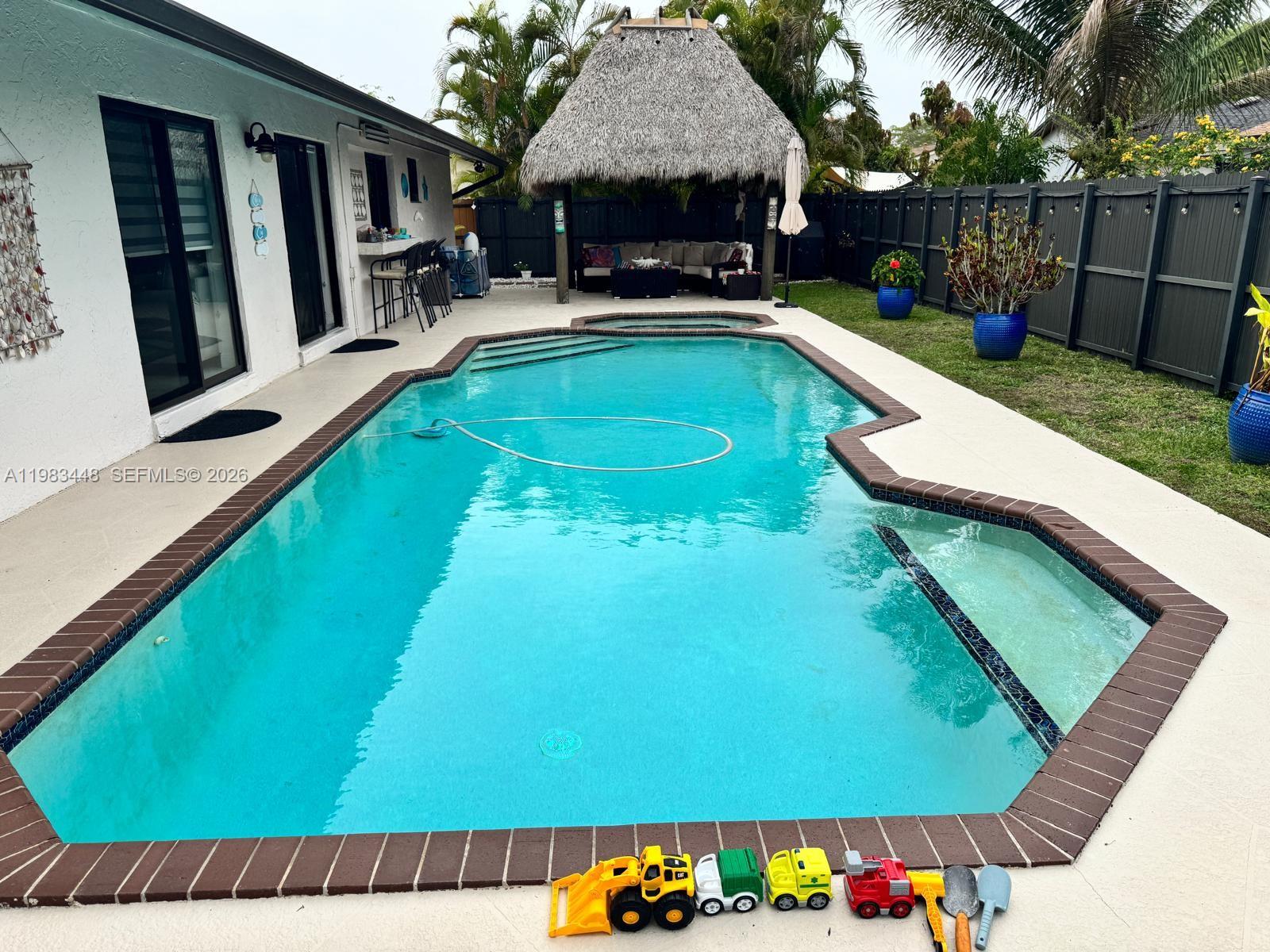 SHORES CALUSA - Residential