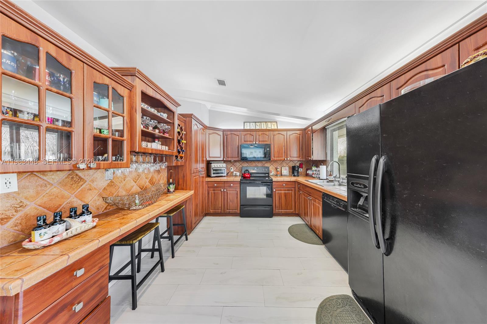 SHORES CALUSA - Residential