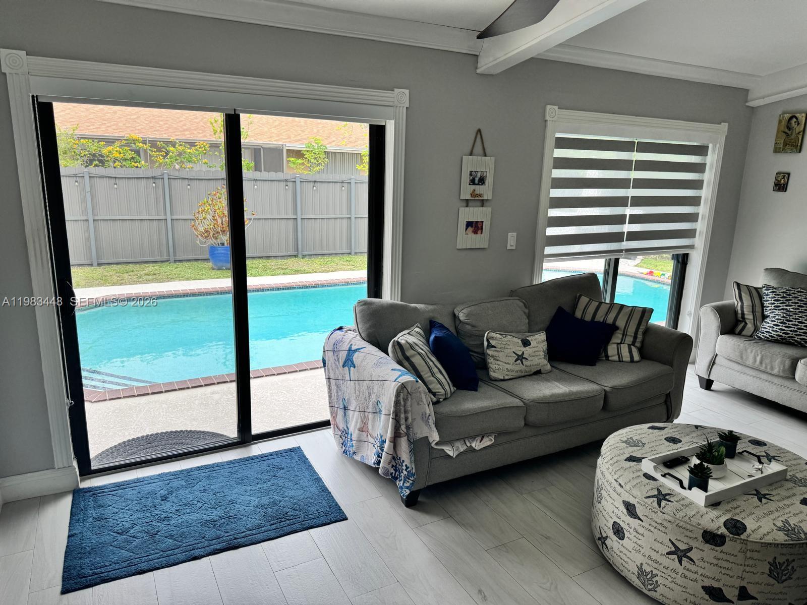 SHORES CALUSA - Residential