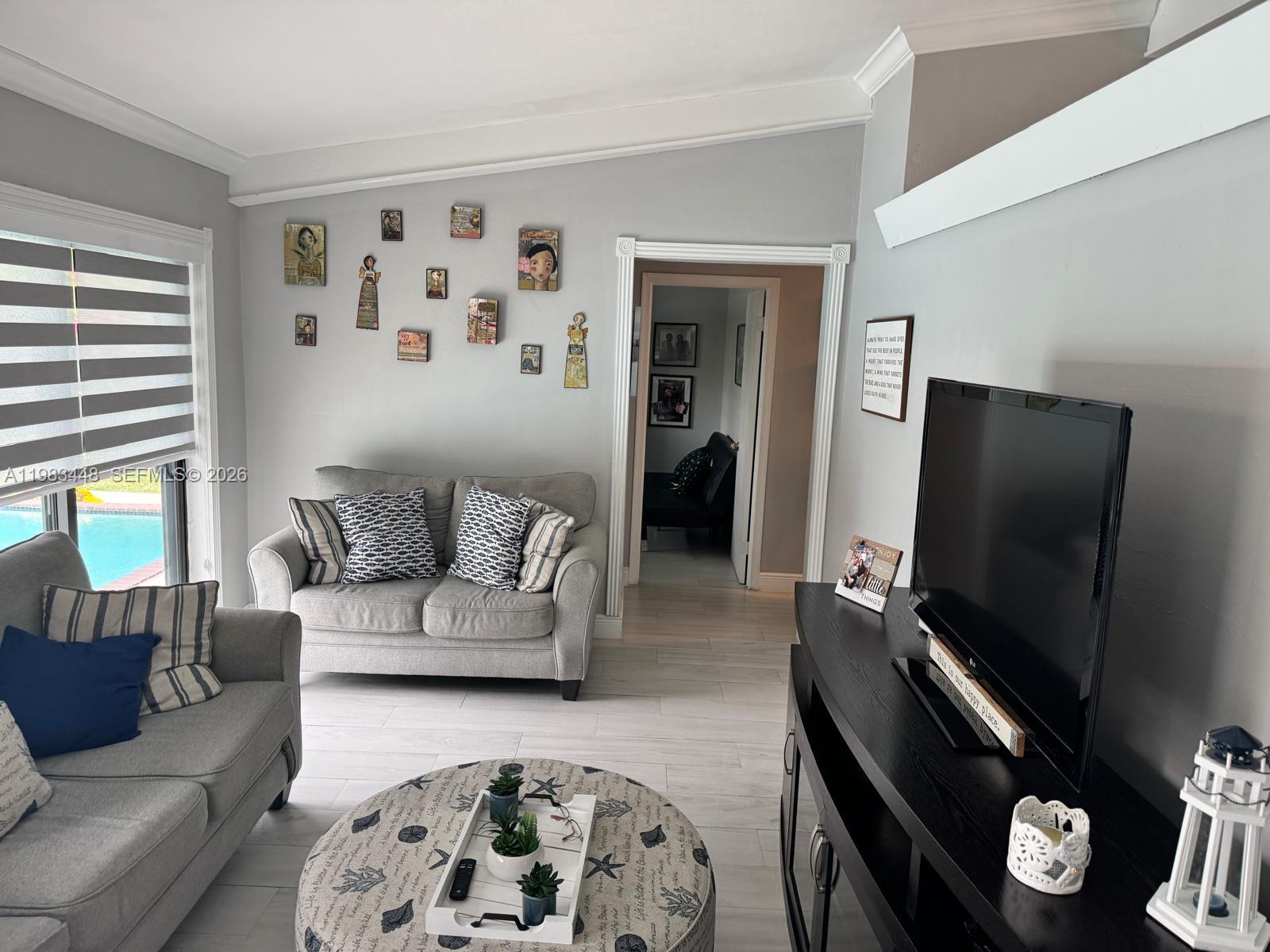 SHORES CALUSA - Residential