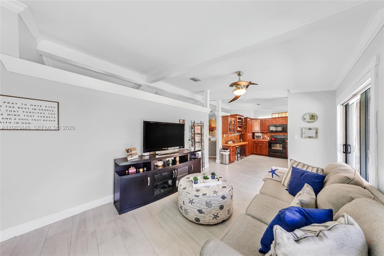 SHORES CALUSA - Residential