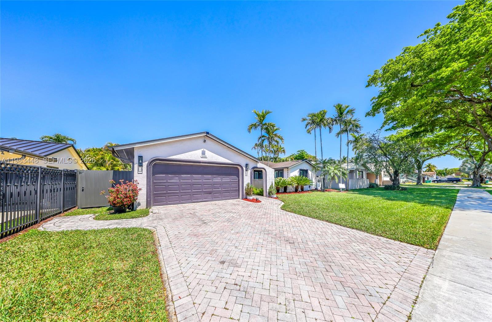 SHORES CALUSA - Residential