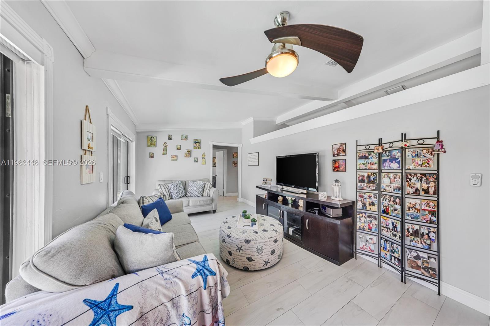 SHORES CALUSA - Residential