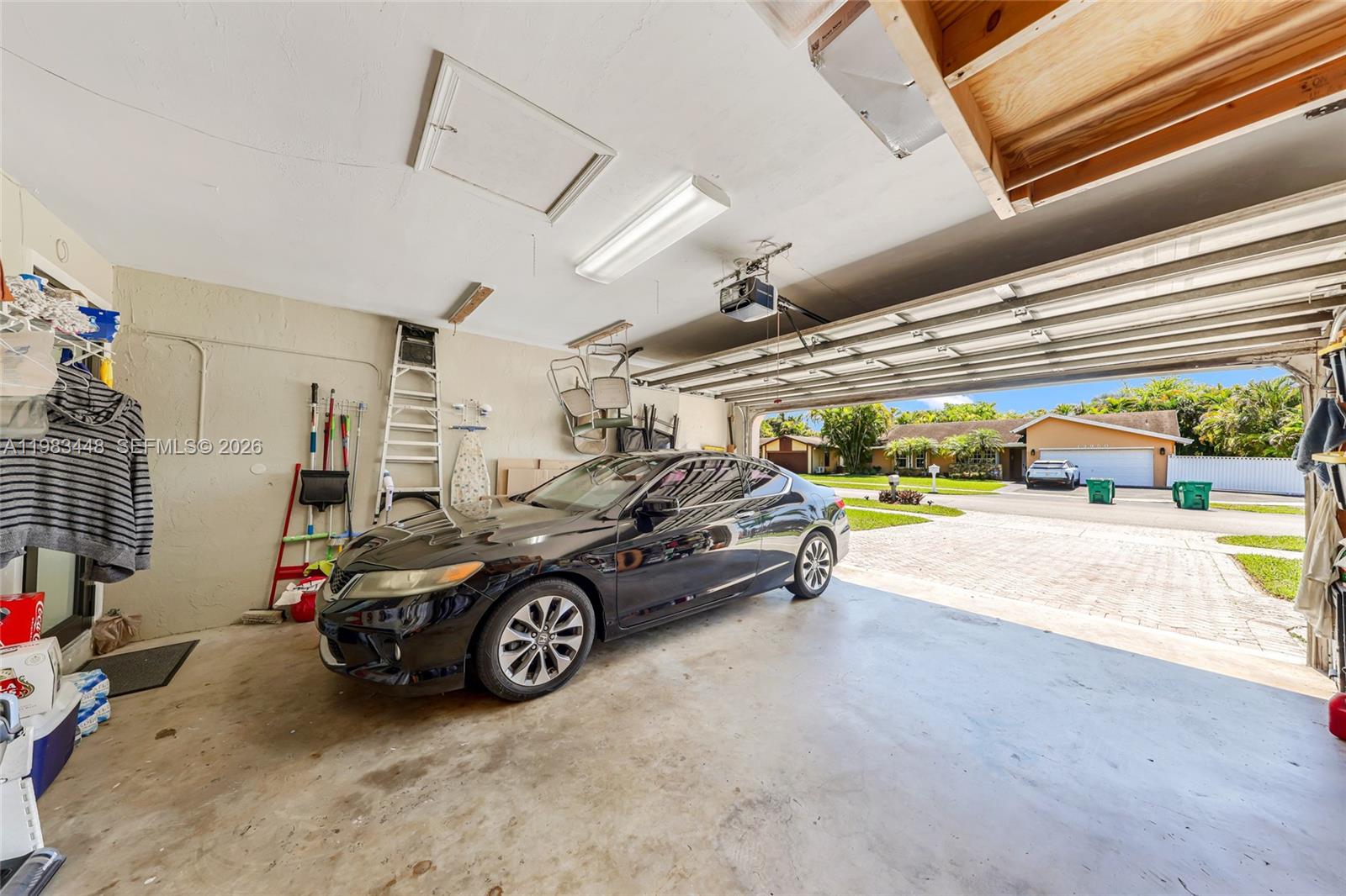 SHORES CALUSA - Residential