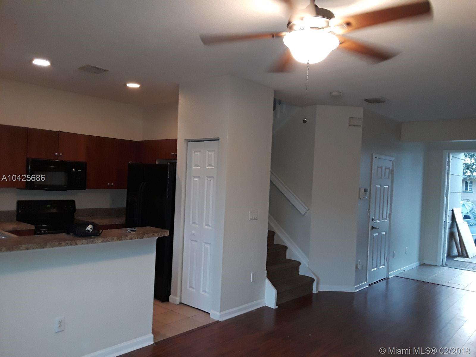 FABULOUS NEIGHBORHOOD + AWESOME PROPERTY!!!
WATERFRONT TOWNHOUSE, INCLUDES 3 BED, 2/1 BAT AND GARAGE FOR 1, 2 OUTSITE
UNIT IN A GATED COMMUNITY WITH ALL THE AMENITIES AVAILABLE: POOL, PLAYGROUND AND MORE.