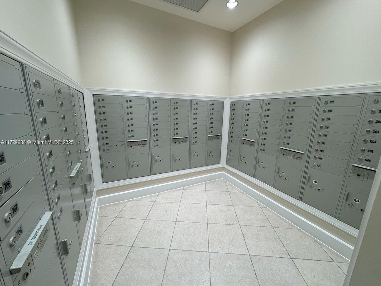 RADIUS CONDO - Residential