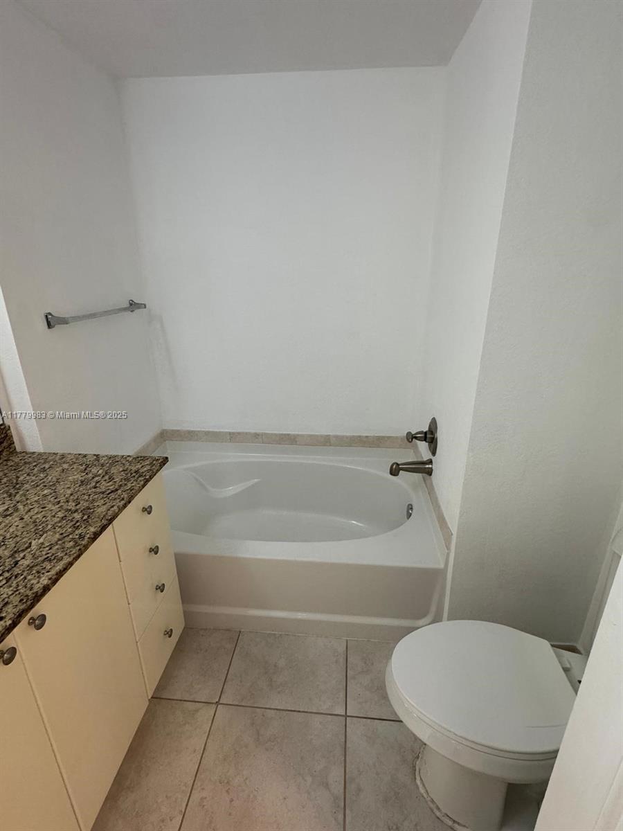 RADIUS CONDO - Residential