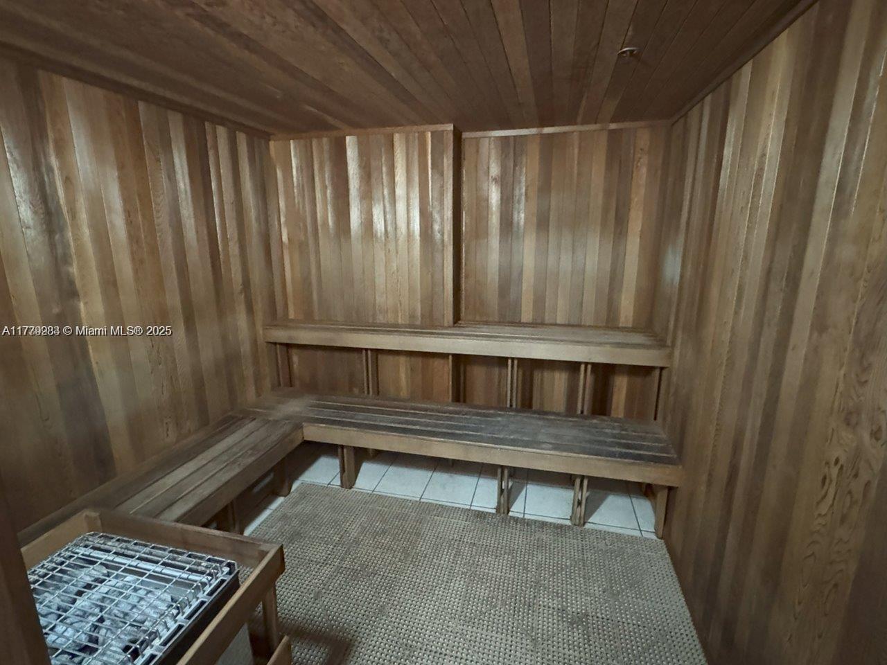 RADIUS CONDO - Residential