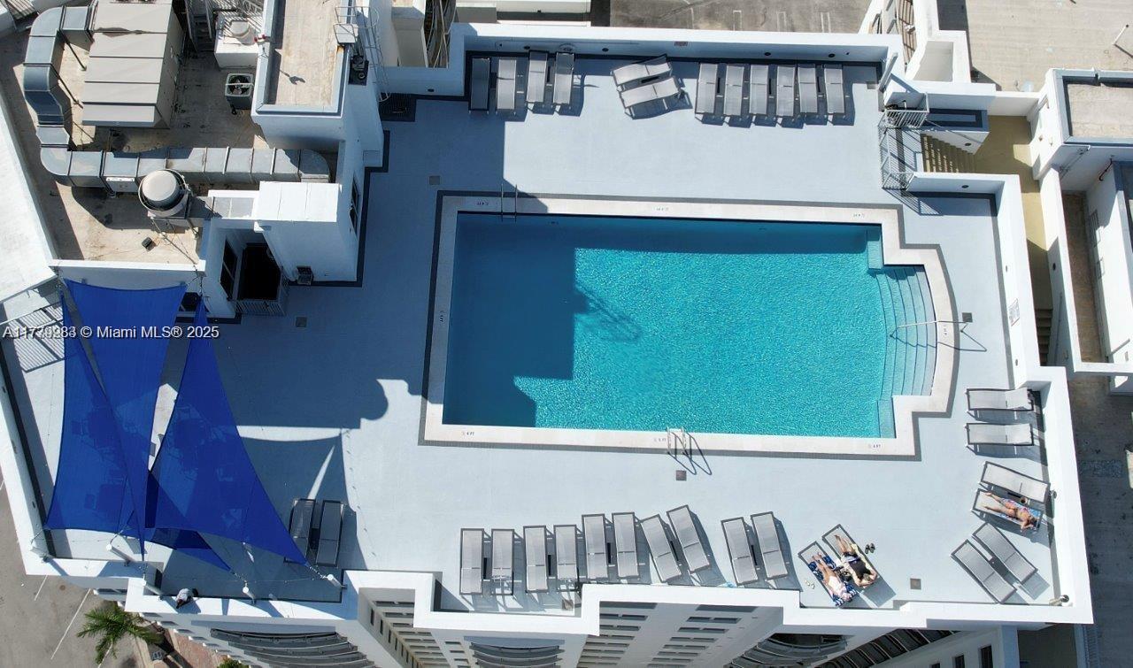 RADIUS CONDO - Residential