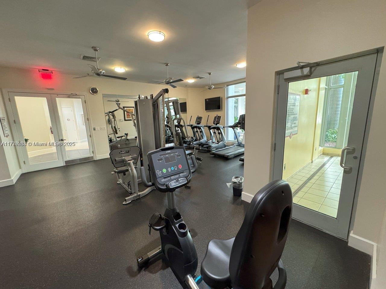 RADIUS CONDO - Residential
