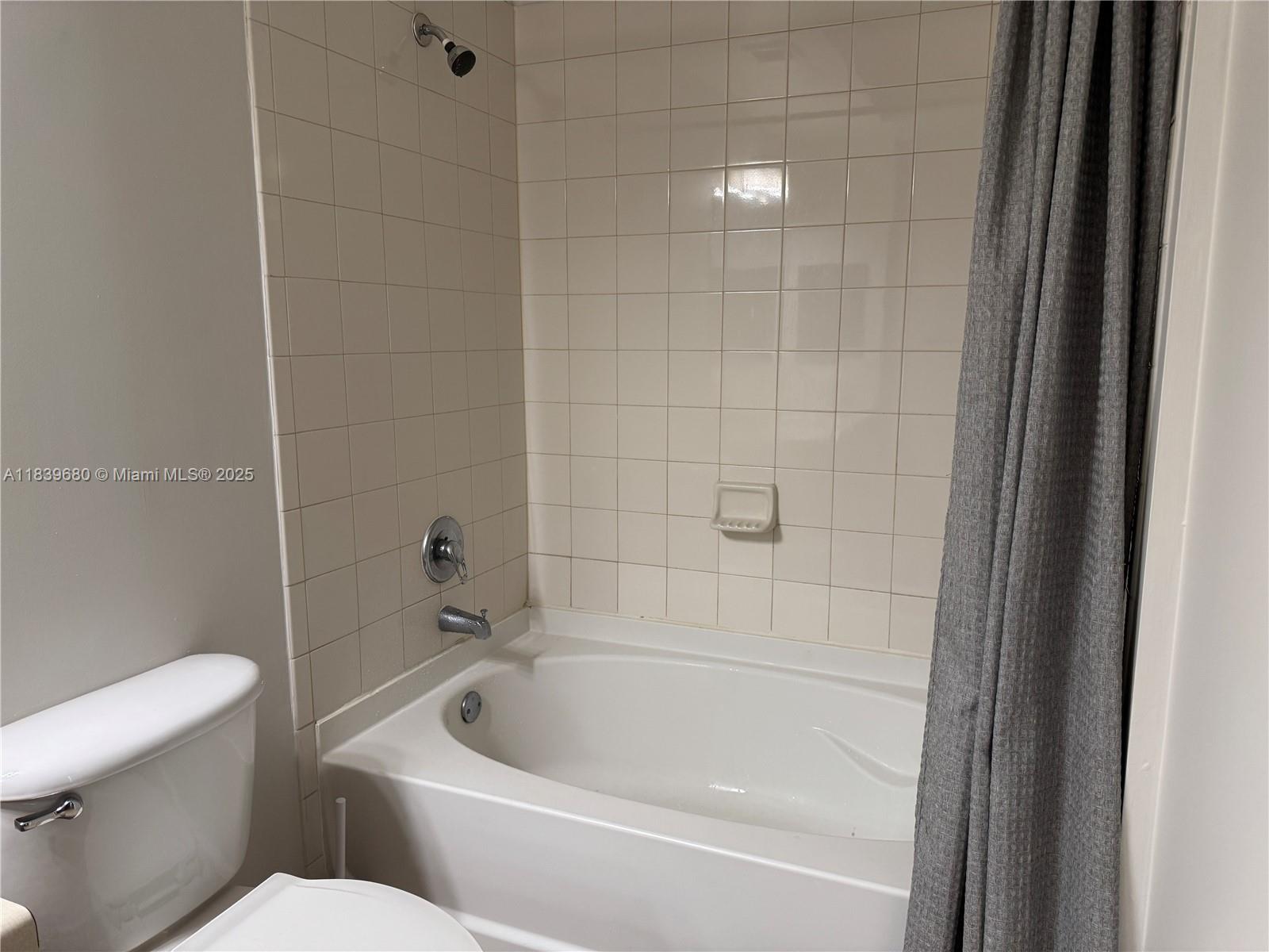 VALENCIA CONDO - Residential