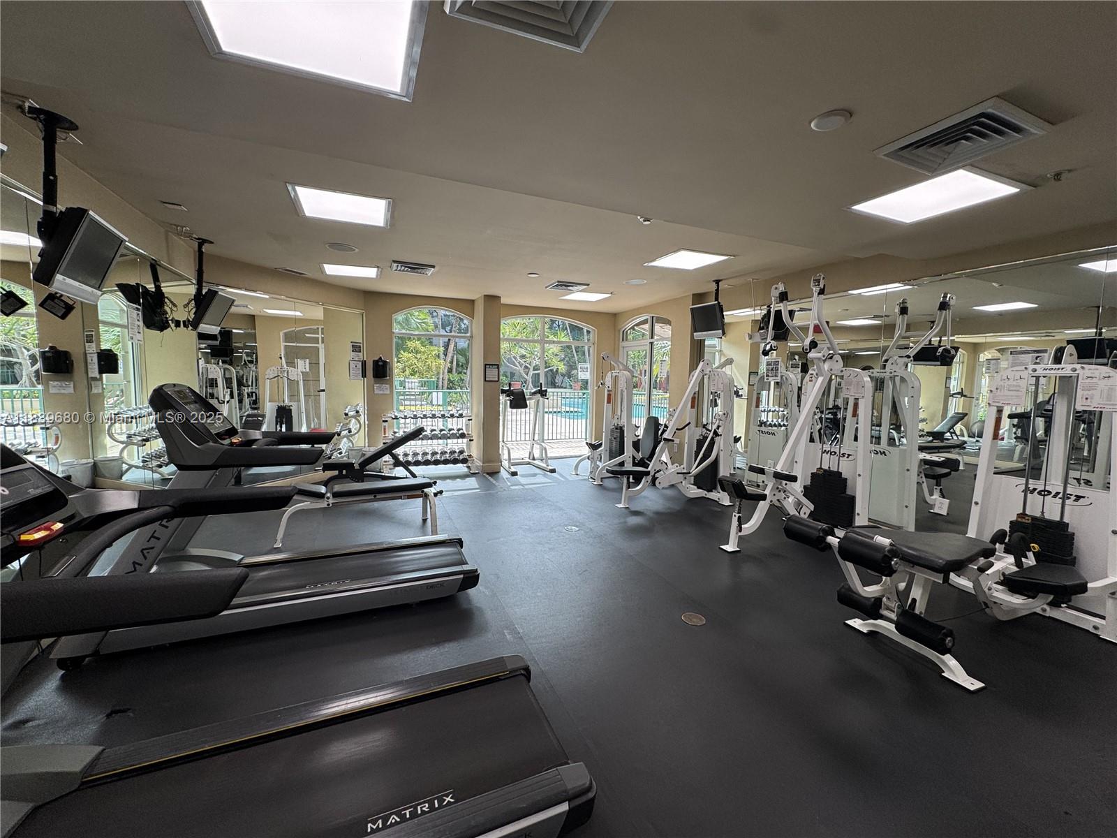 VALENCIA CONDO - Residential