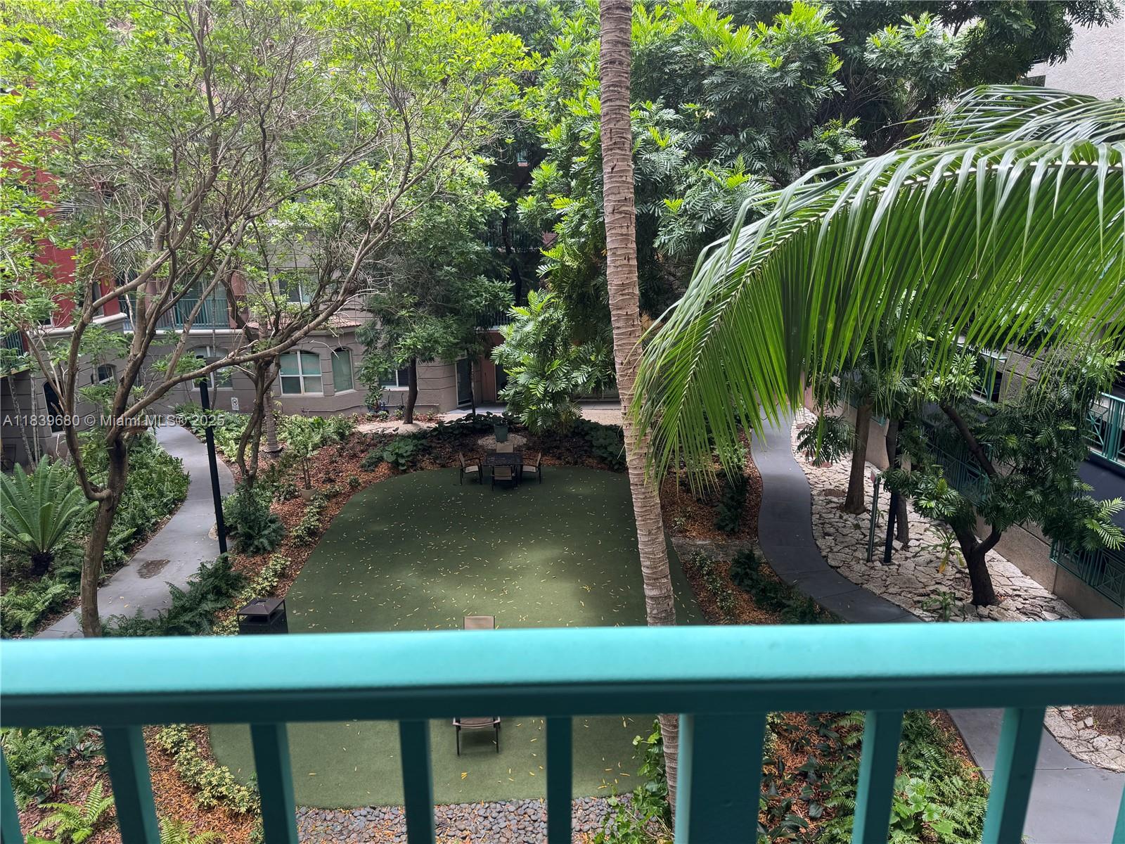 VALENCIA CONDO - Residential