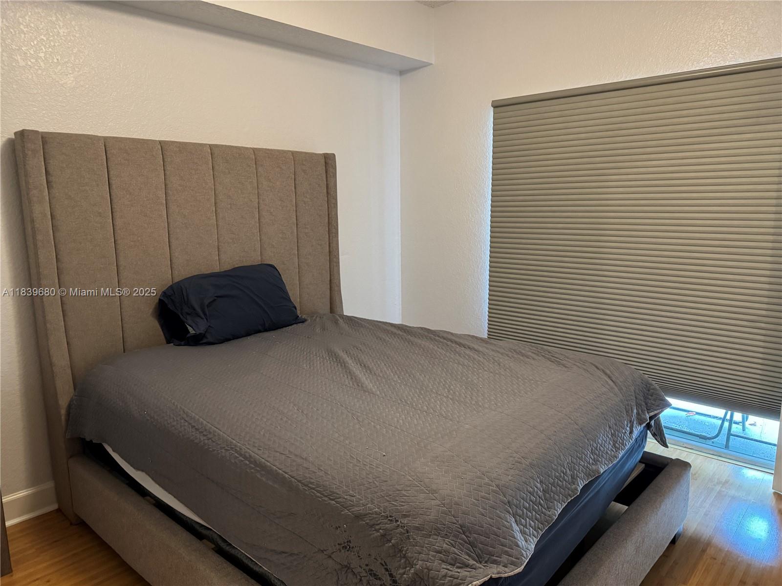 VALENCIA CONDO - Residential