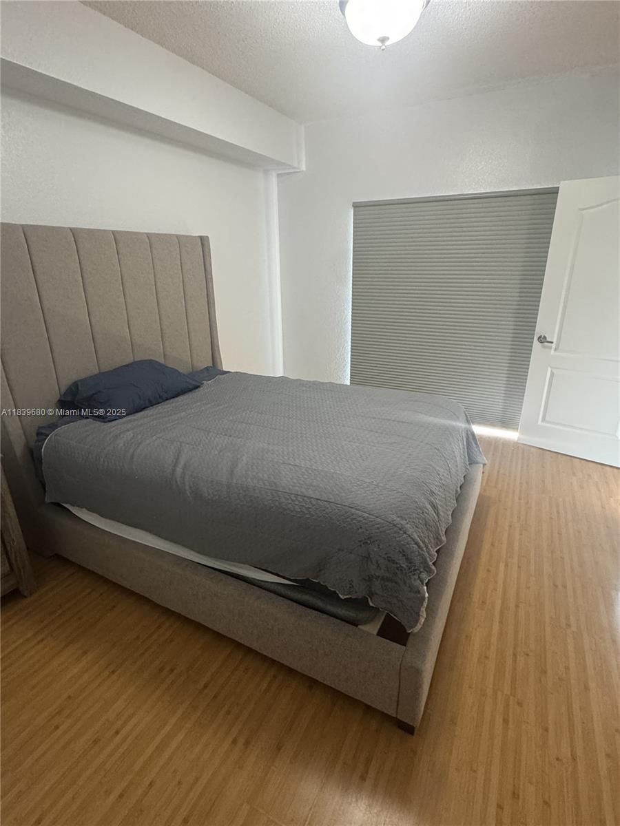 VALENCIA CONDO - Residential