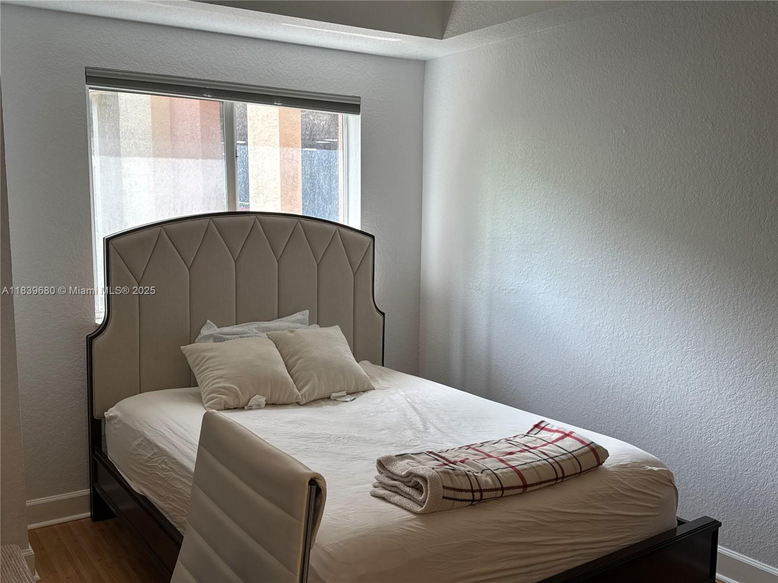 VALENCIA CONDO - Residential