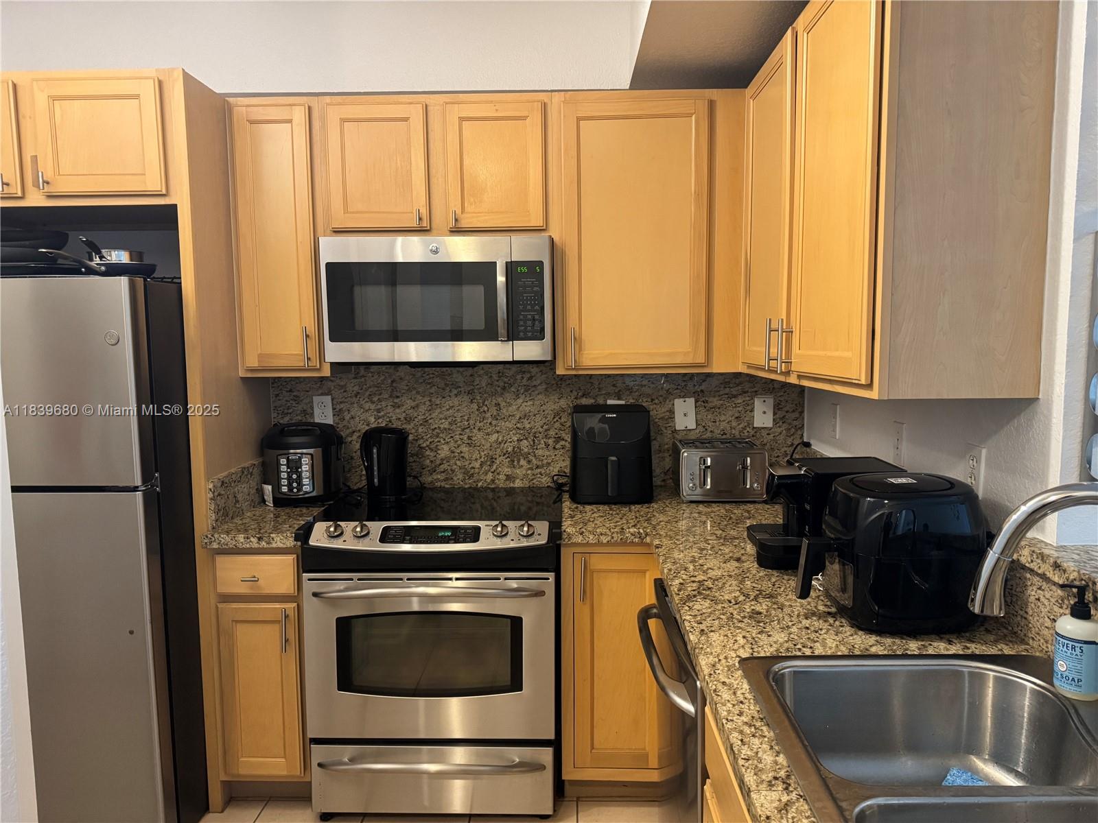 VALENCIA CONDO - Residential