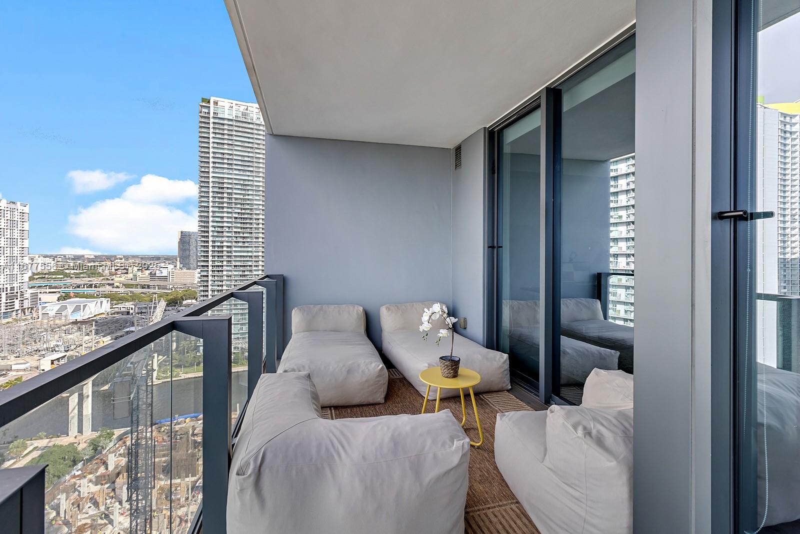 RISE CONDO - Residential
