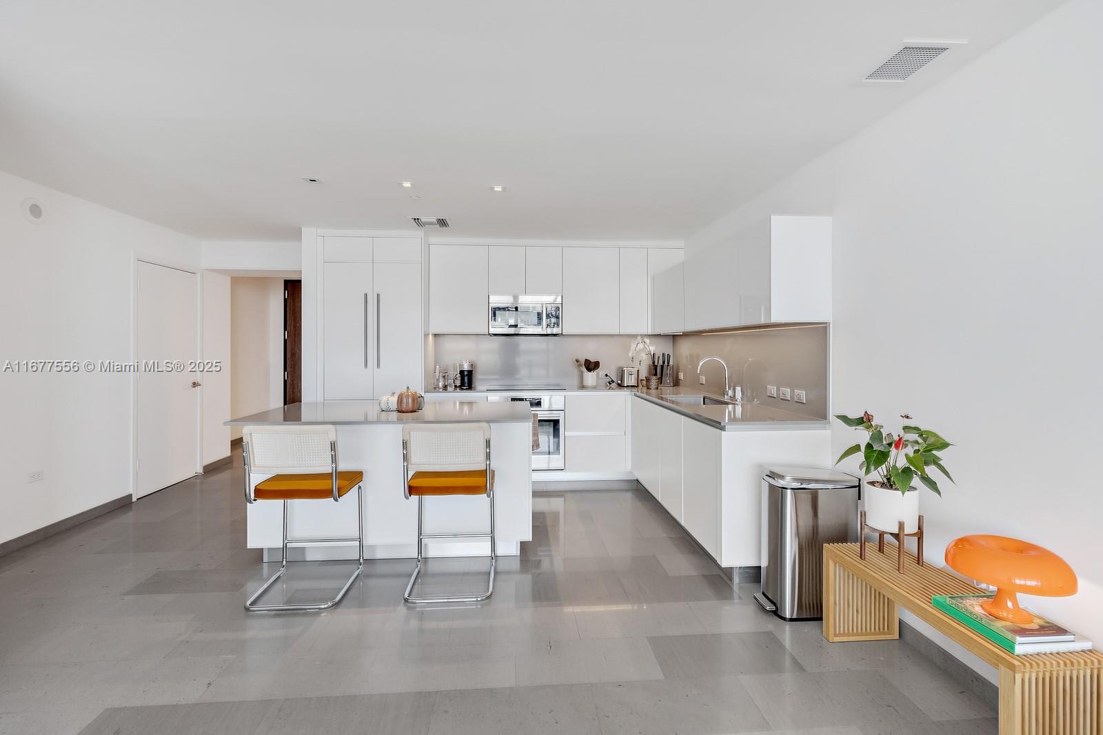 RISE CONDO - Residential