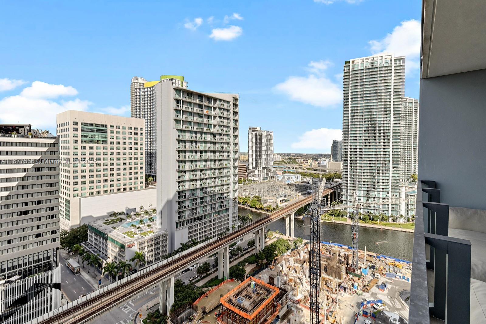 RISE CONDO - Residential