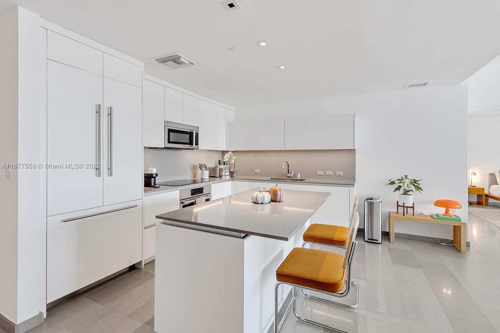 RISE CONDO - Residential